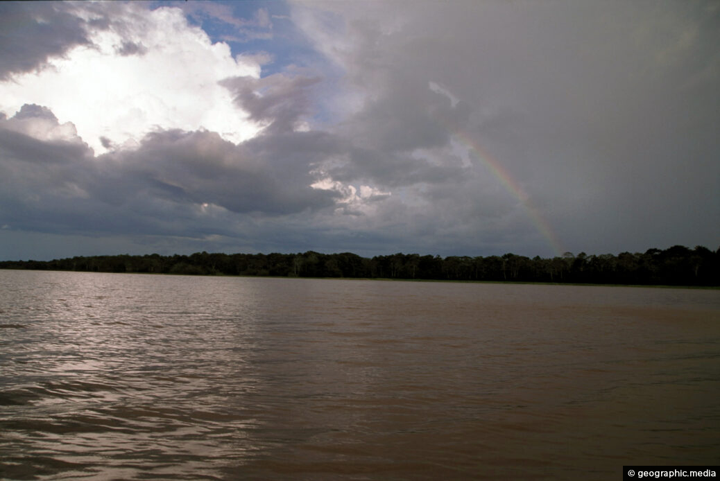 Amazon River Width