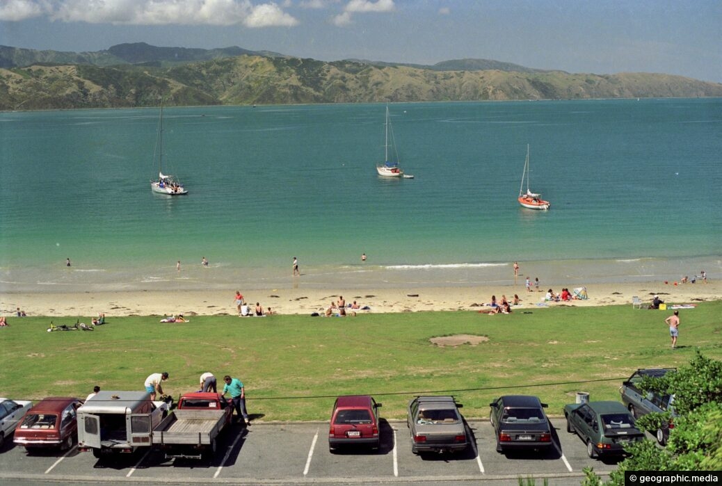 Scorching Bay and Cars