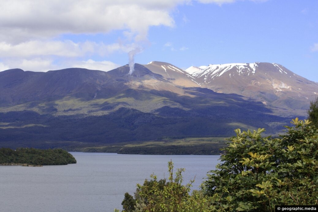Lake Rotoaira & Mt Tongariro