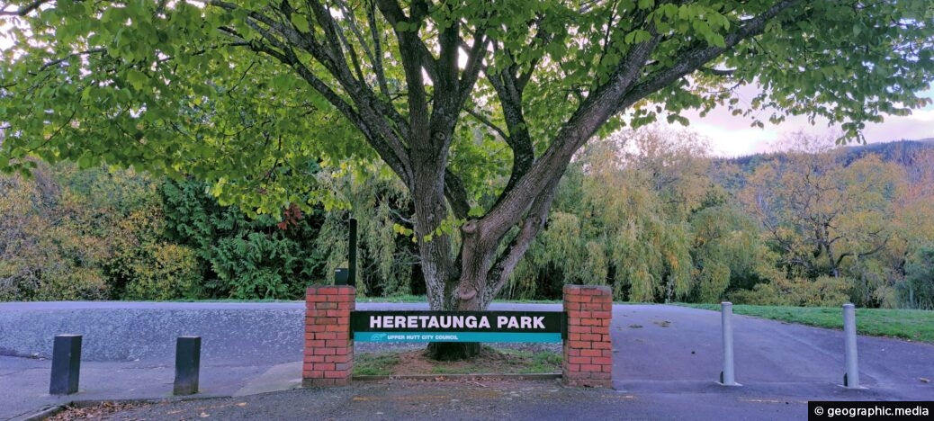 Heretaunga Park Entrance