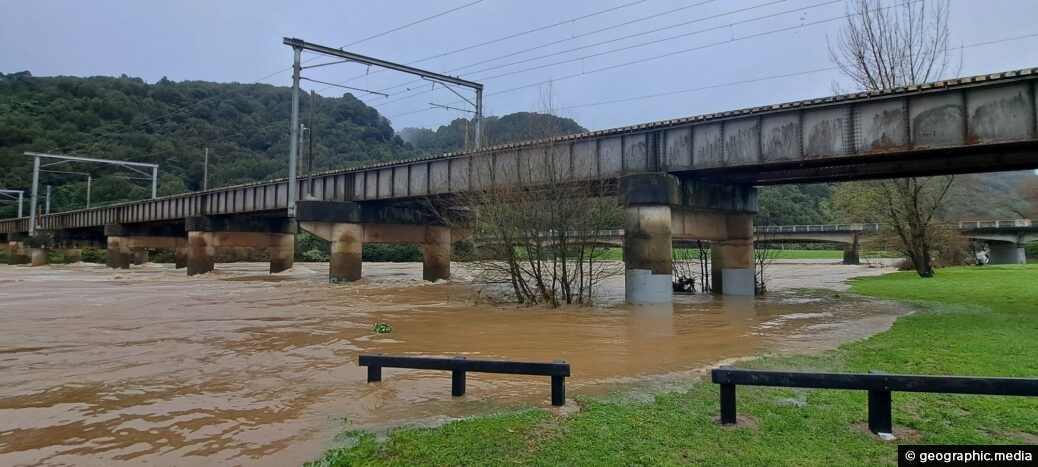 Flooded Hutt River in 2024