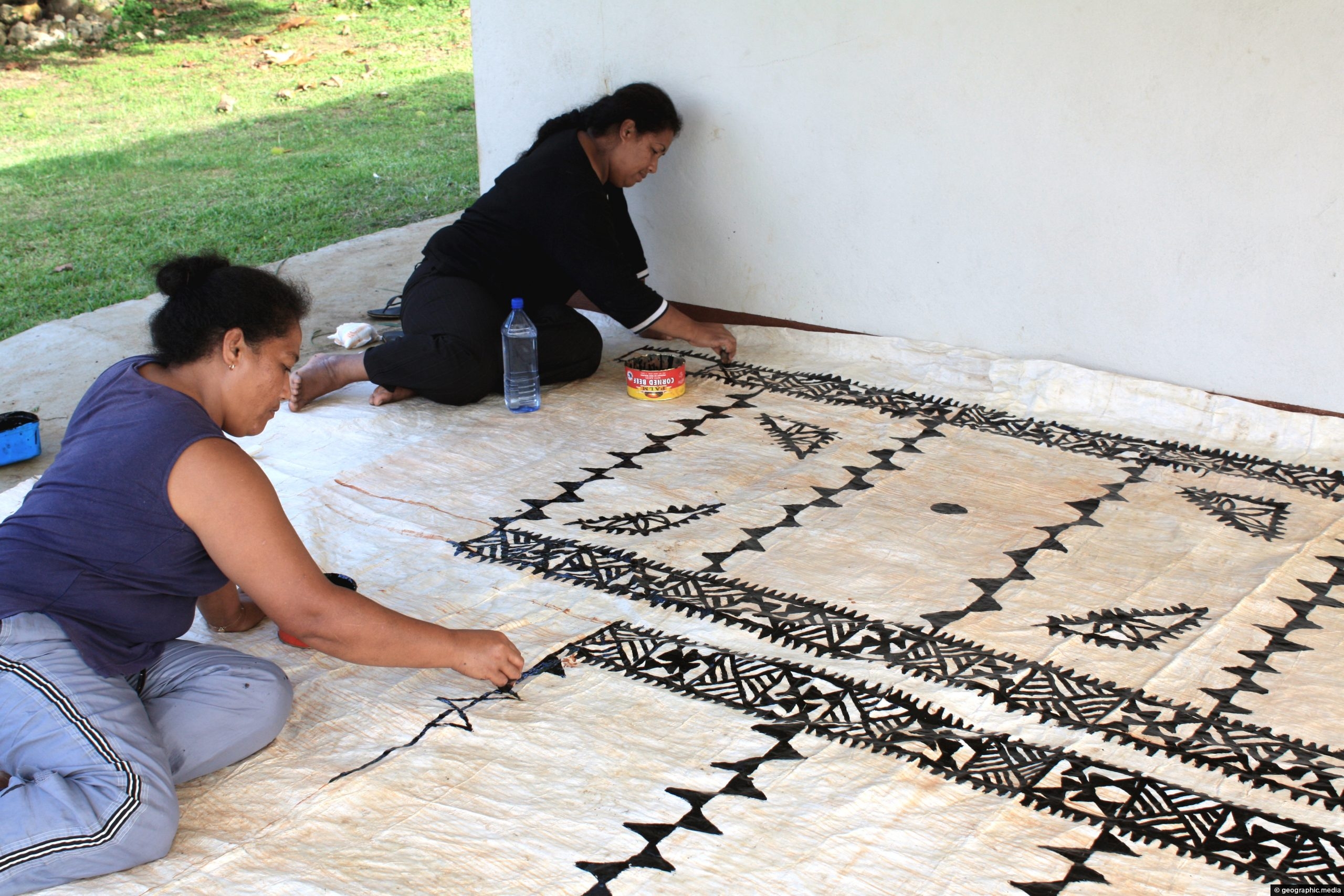 Painting on Tapa Cloth in Tonga